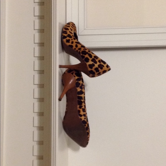 Genuine Leather Leopard Pumps - Picture 4 of 9